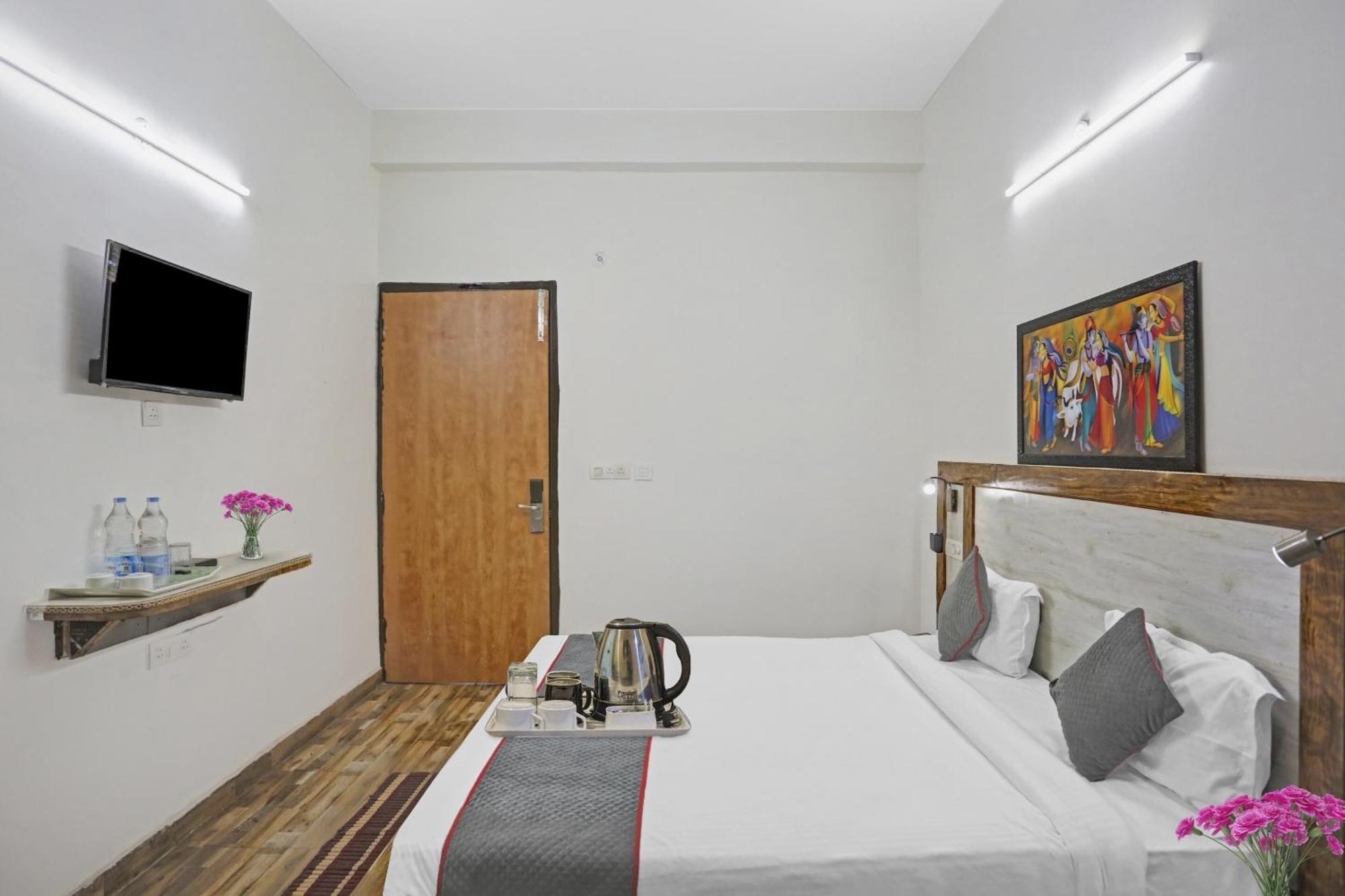 Townhouse Gn Stay Near Gnida Office Metro Station 그레이터 노이다 외부 사진